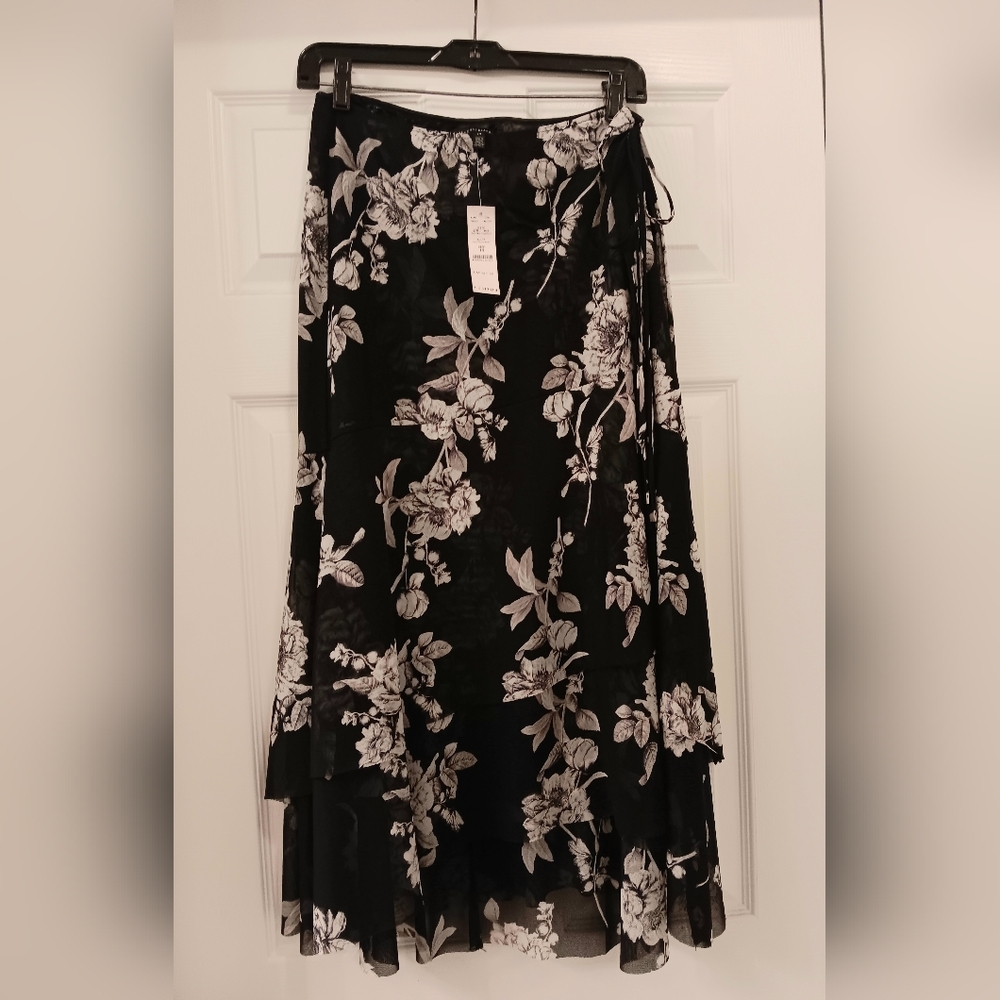 NWT White House Black Market Mesh Midi Wrap Skirt, Size 10, black & white floral